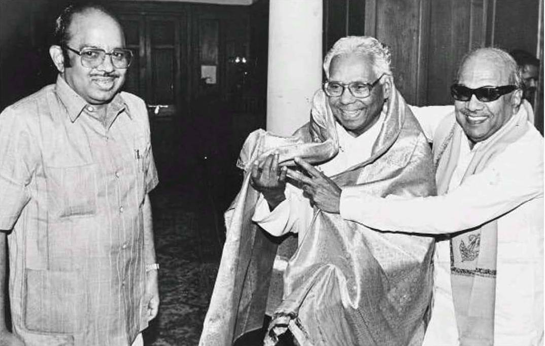 கே.ஆர். நாராயணனை சந்திக்கிறார் கலைஞர்